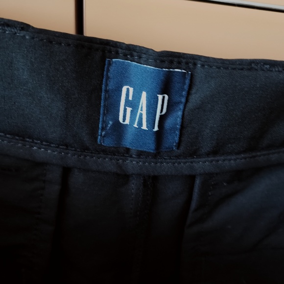 GAP Shorts with GapFlex - NWT (31) - Picture 7 of 9